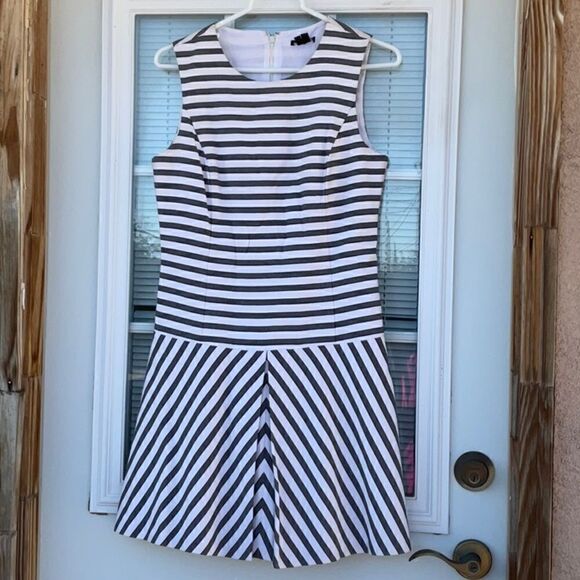 Take 50% OFF- Theory Women's Sleeveless Mini Striped Dress, Size-6 - Picture 1 of 7